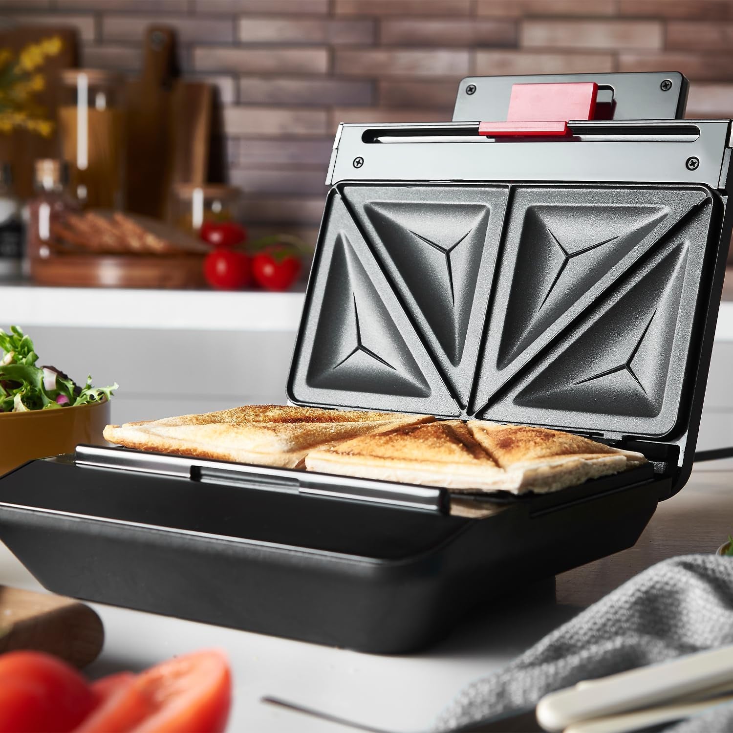 Russell Hobbs Sandwich Maker Durable Non-Stick Plates Black