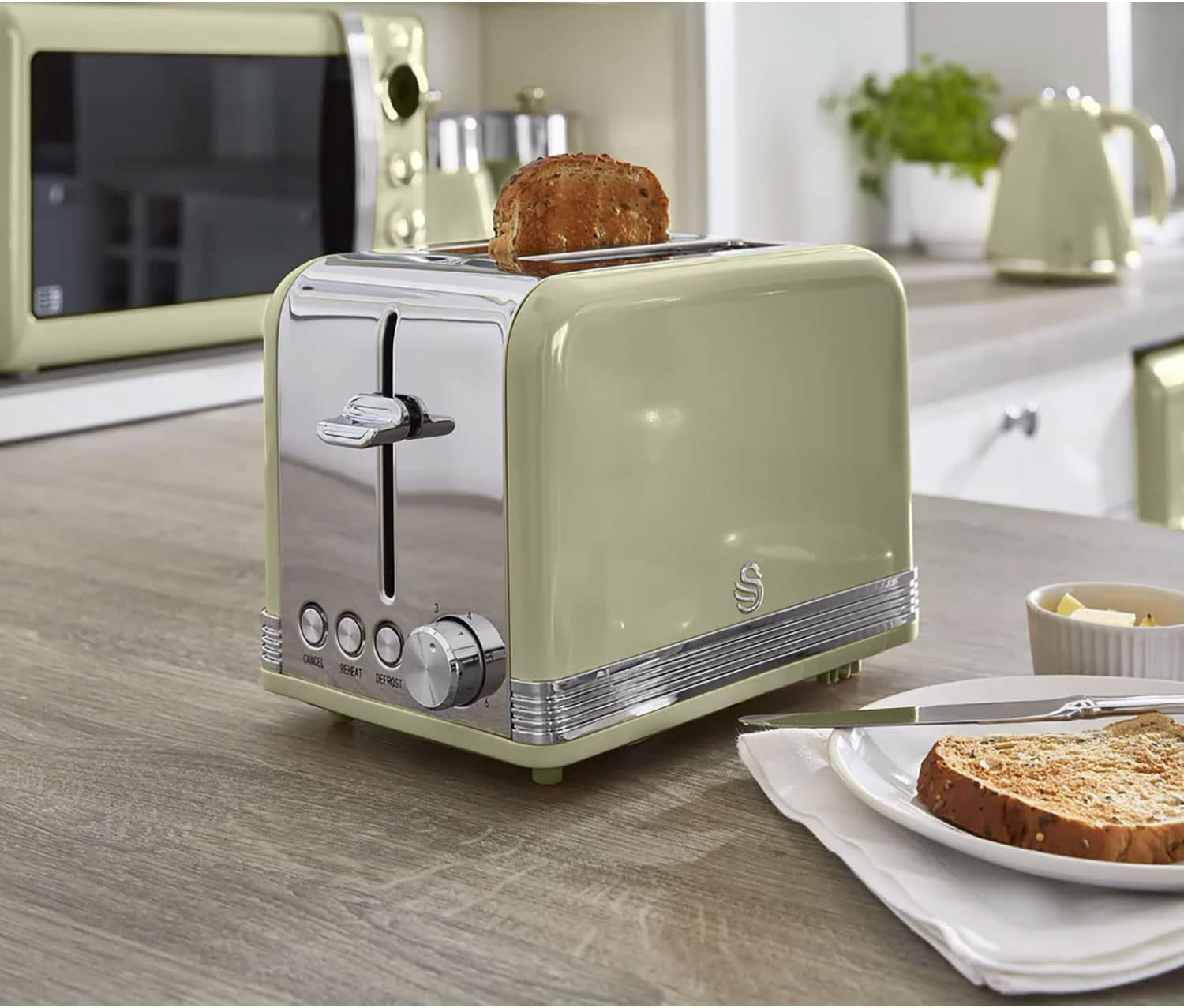 Swan Retro Breakfast Set Stainless Steel Kettle 1.8L & 2-Slice Toaster 6 Level Browning Control Green Color