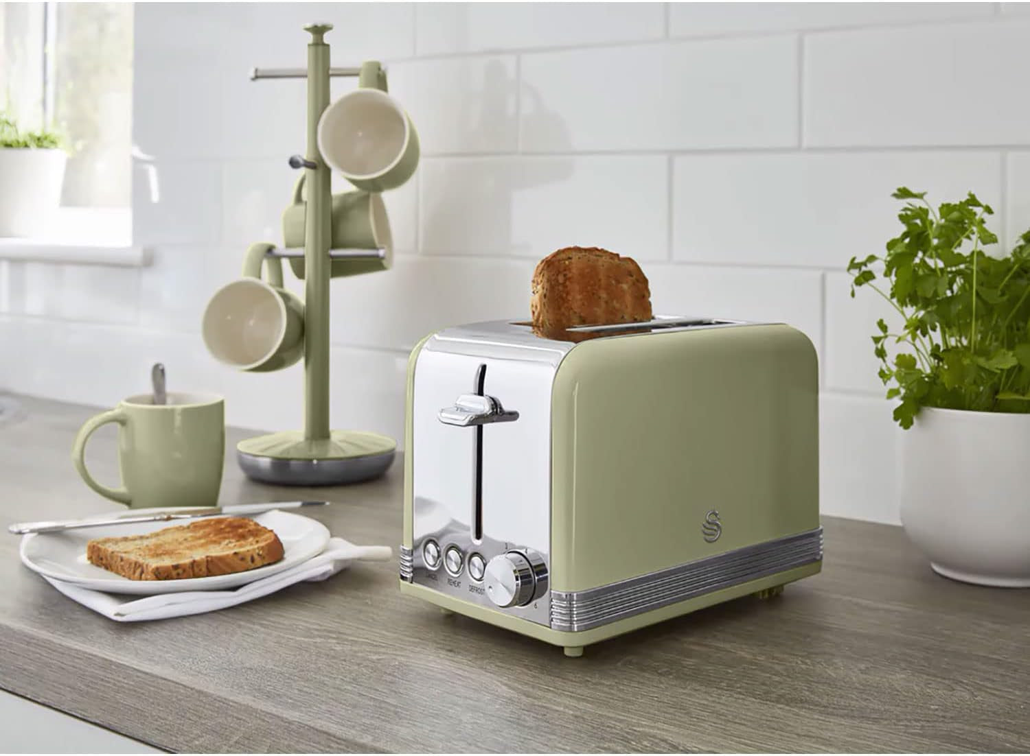 Swan Retro Breakfast Set Stainless Steel Kettle 1.8L & 2-Slice Toaster 6 Level Browning Control Green Color