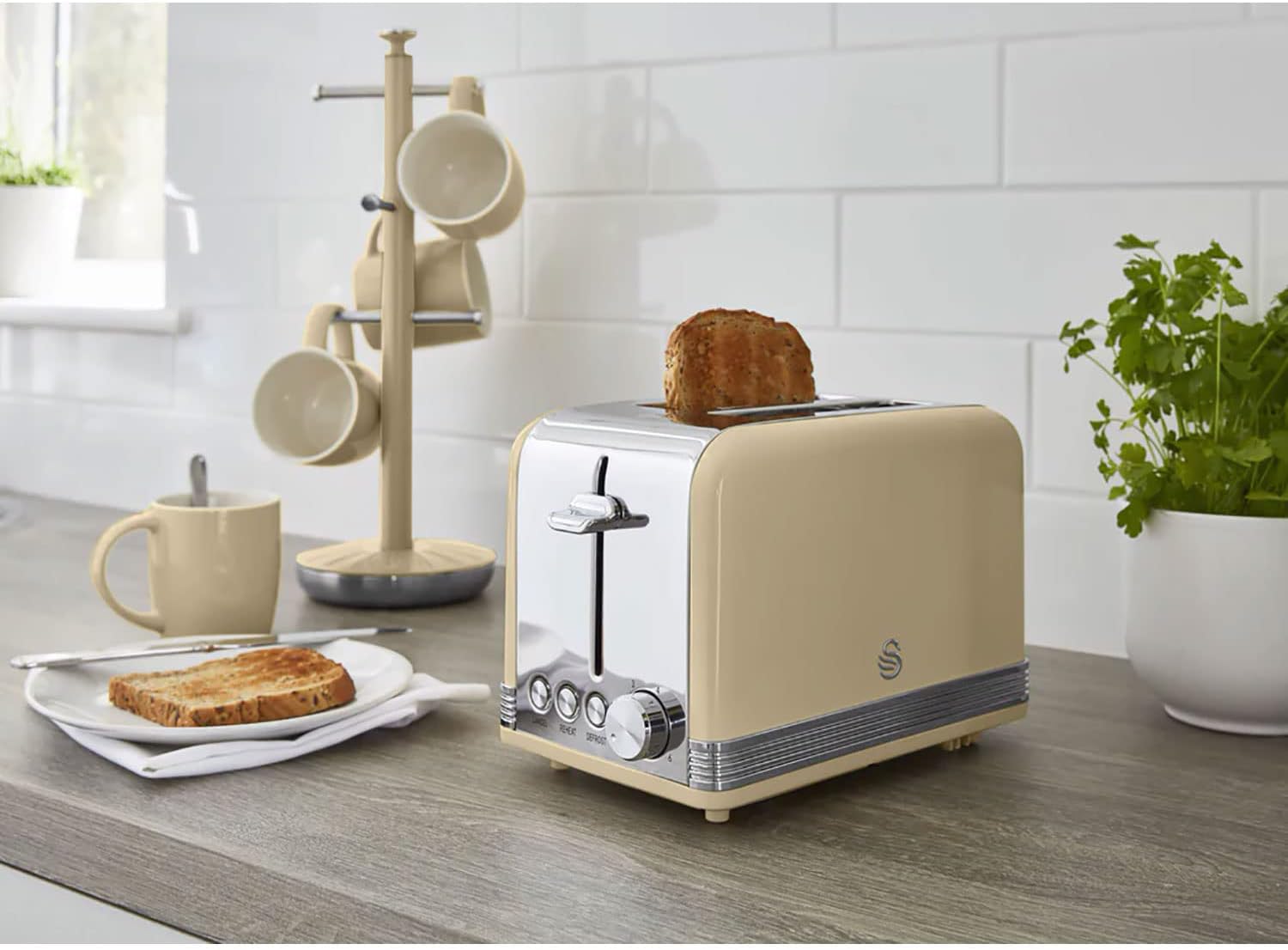 Swan Retro Breakfast Set Stainless Steel Kettle 1.8L & 2-Slice Toaster 6 Level Browning Control Cream Color