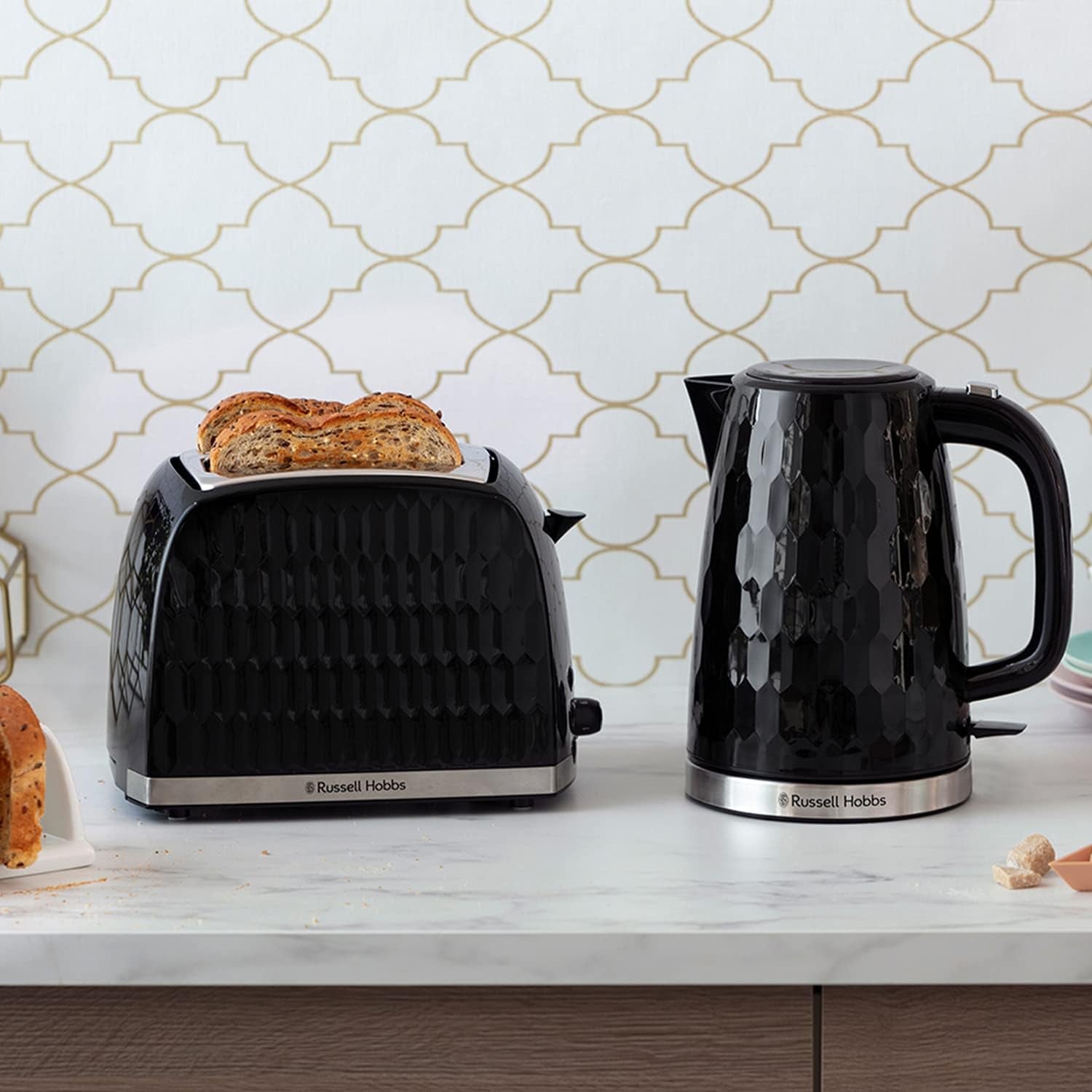 Honeycomb 2 Slice Toaster (Extra Wide Slots, High Lift Feature, 6 Browning Levels, Frozen/Cancel/Reheat Function, Removable Crumb Tray, 850W, Black, Textured High Gloss) 26061