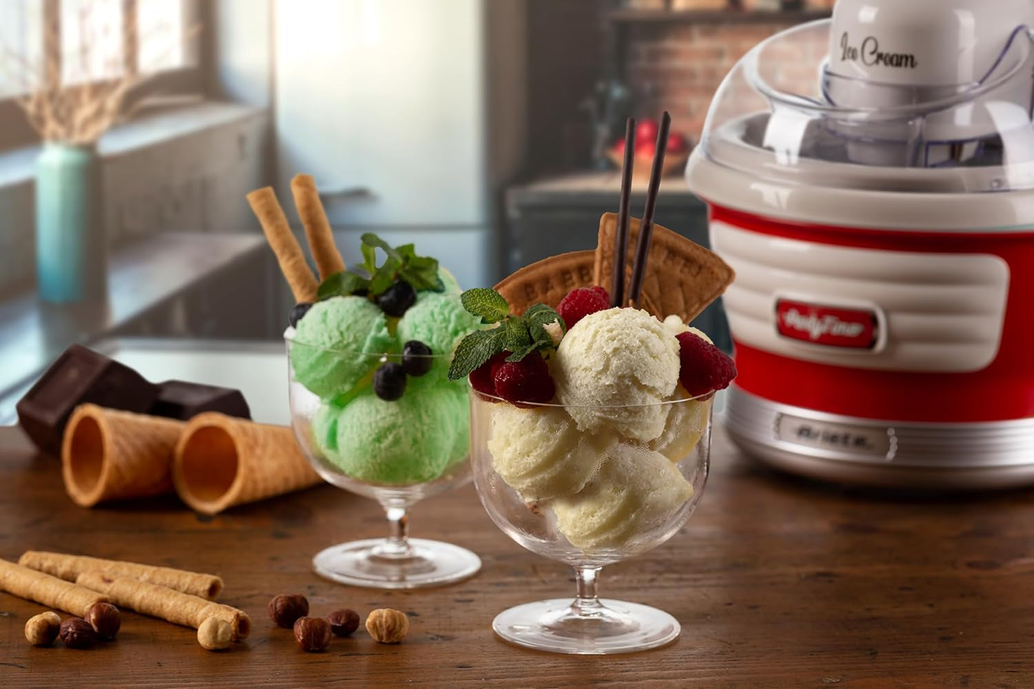 Ariete 643 Ice Cream Maker Party Time, Macchina per Fare Il Gelato, 12W, Capacità 1,5 L, Cestello Estraibile Con Doppio Isolamento, Tempo Preparazione 30 Minuti, Coperchio per Aggiunta Ingredienti,