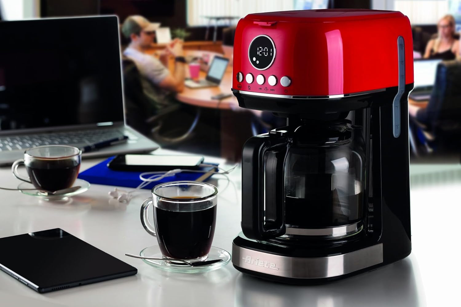 Ariete 1396 Macchina Da Caffè Con Filtro Moderna, Caffè Americano, Capacità Fino a 15 Tazze, Base Riscaldante, Display LCD, Filtri Estraibili E Lavabili, Rosso