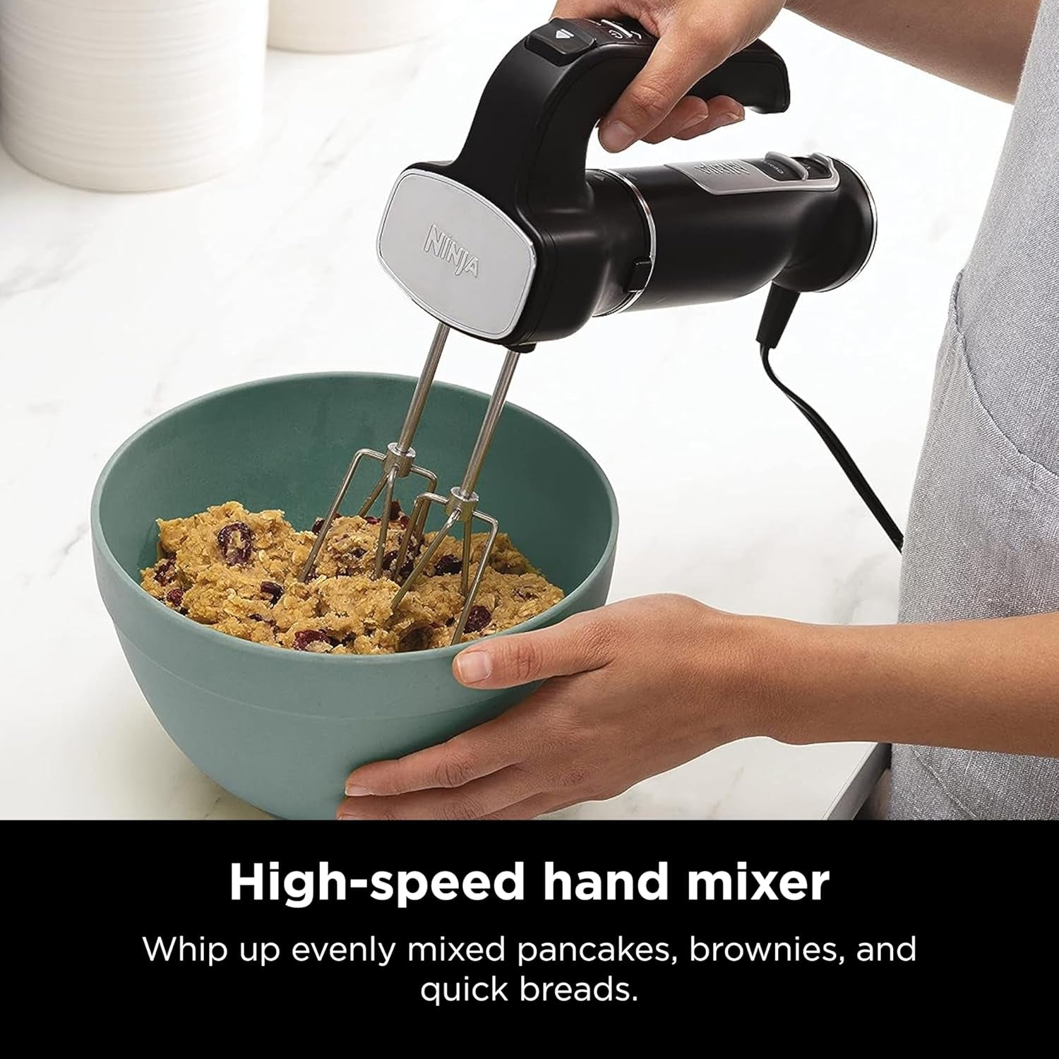 Ninja Hand Mixer, Immersion Blender, Foodi Power Mixer System, 750-Peak-Watt Handheld Emulsion Blender & Electric Hand Mixer Combo with Whisk, Beaters & 3-Cup Blending Vessel,120 Volts, Black CI101