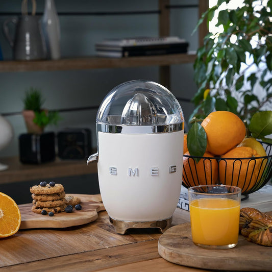 SMEG 50'S Retro Style Citrus Juicer with Drip Free Spout, Automatic Activation, and Efficient Straining, White CJF11WHUS